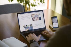 Jak napisać portfolio zawodowe? Poradnik z przykładami